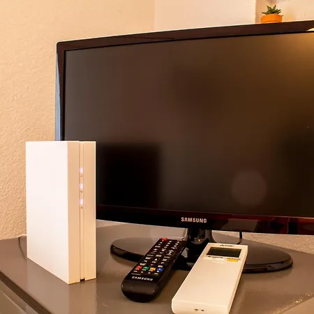 Piscina E Posto Auto Per Un Relax A 400 Mt Dal Mare