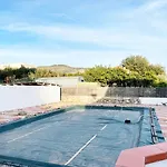 Piscina E Posto Auto Per Un Relax A 400 Mt Dal Mare