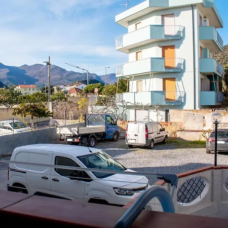 Piscina E Posto Auto Per Un Relax A 400 Mt Dal Mare * 皮特拉利古
